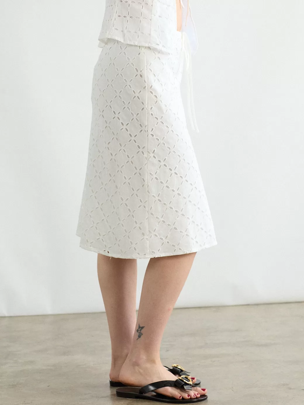 Outlet Lisa Says Gah Cedar Eyelet Skirt - White