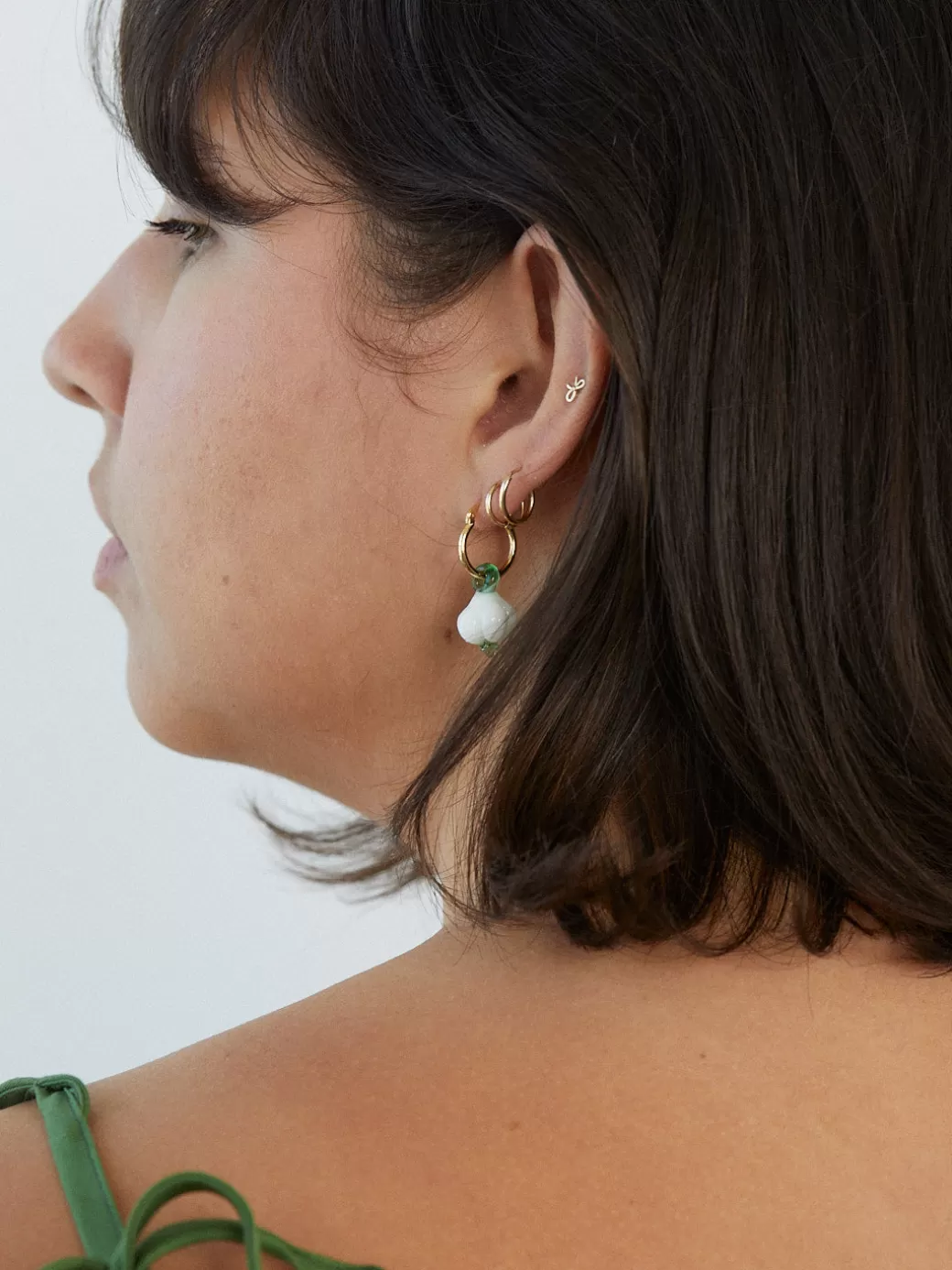 New Lisa Says Gah Garlic Hoops - White